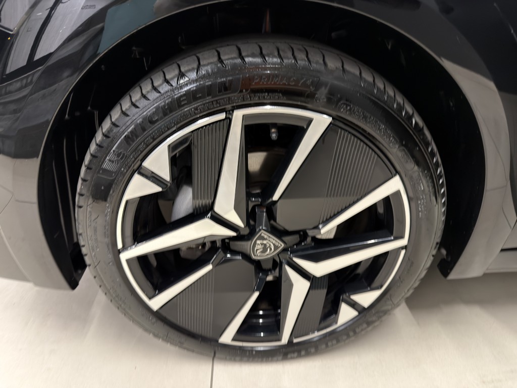 PEUGEOT 208 1200 HYBRID 110 CV GT EDCS6